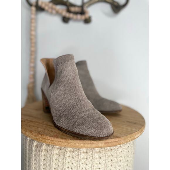 Lucky Brand Ponic Suede Ankle Boots Size 7.5 Beige Western Block Heel - Picture 6 of 10